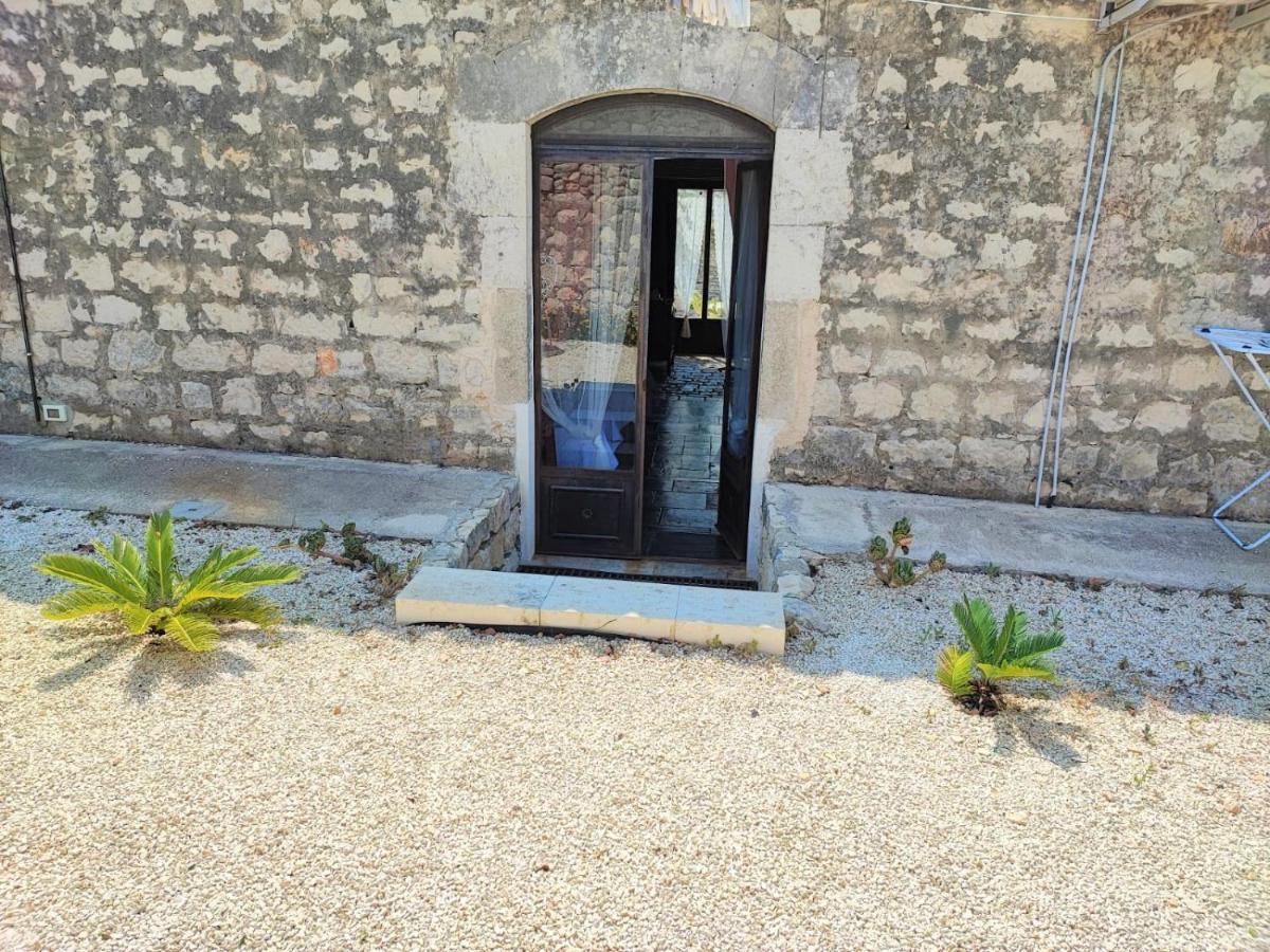 Il Baglio Di Kharrub Rural Guest House Pozzallo Exterior foto