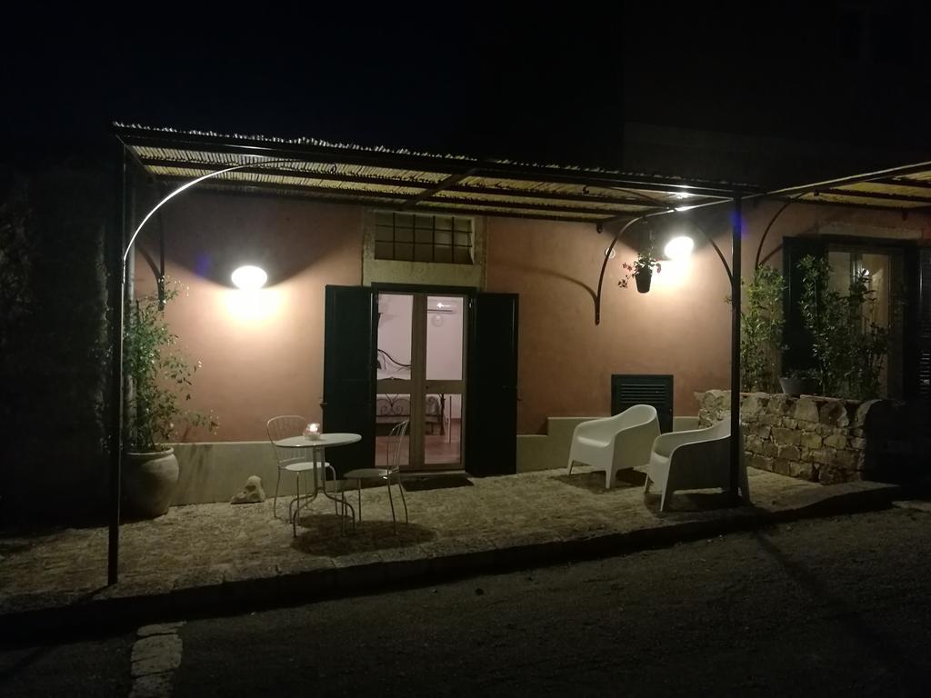 Il Baglio Di Kharrub Rural Guest House Pozzallo Exterior foto